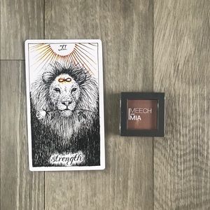 Meech & Mia | Taupe Pressed Eyeshadow | Brush